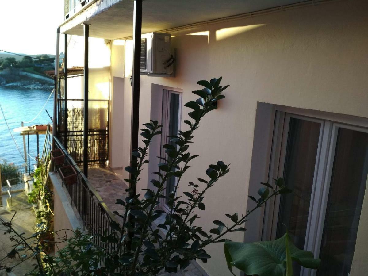 Bayside House Lägenhet Kassiopi Exteriör bild
