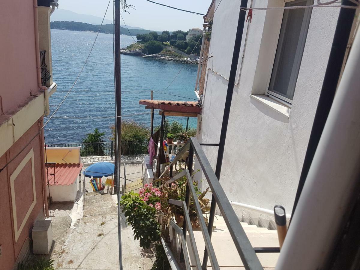 Bayside House Lägenhet Kassiopi Exteriör bild